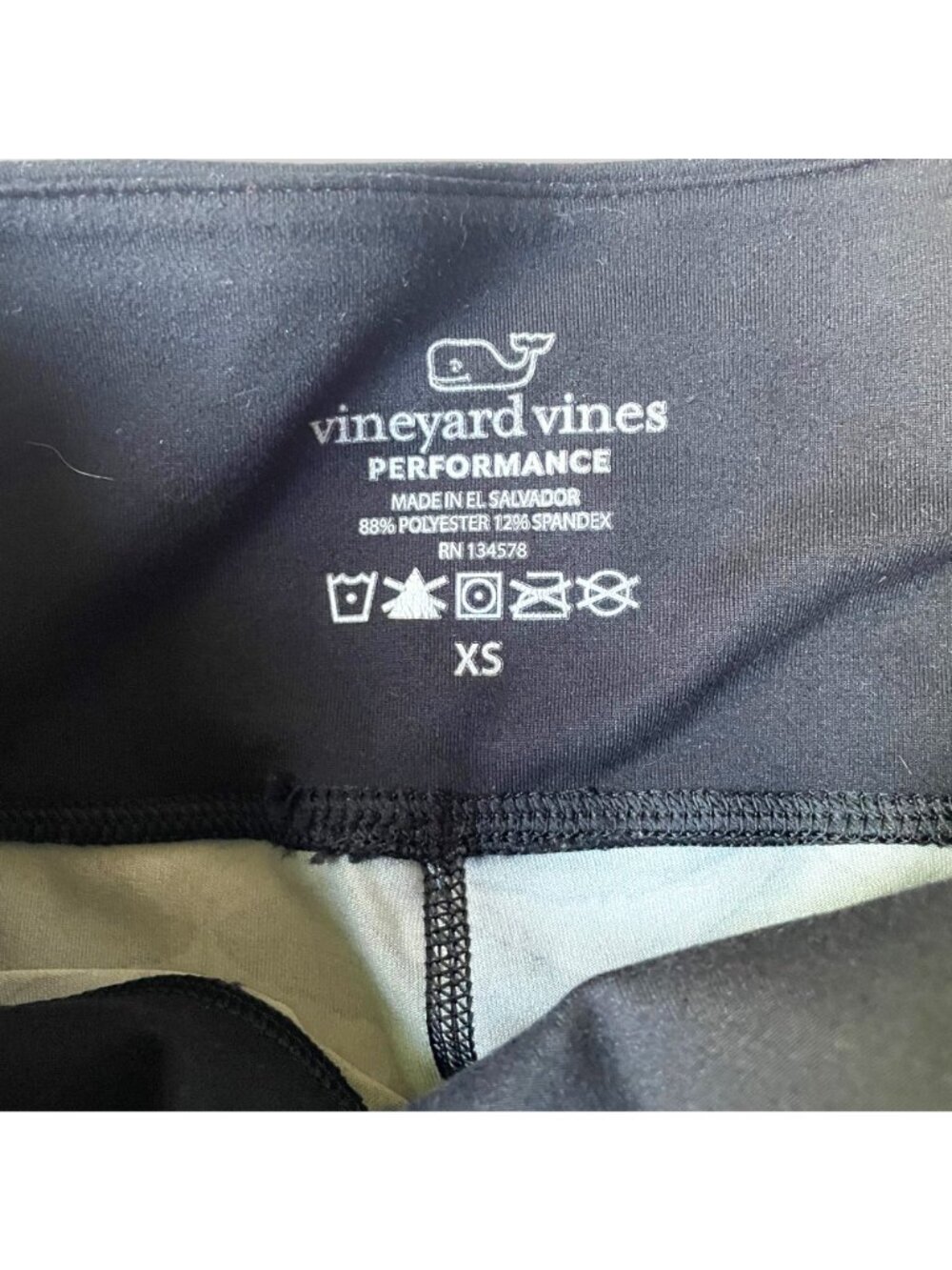 Vineyard Vines Size XS Black Gray Tonal Whale Tail Performance Cropped Leggings - Picture 5 of 10